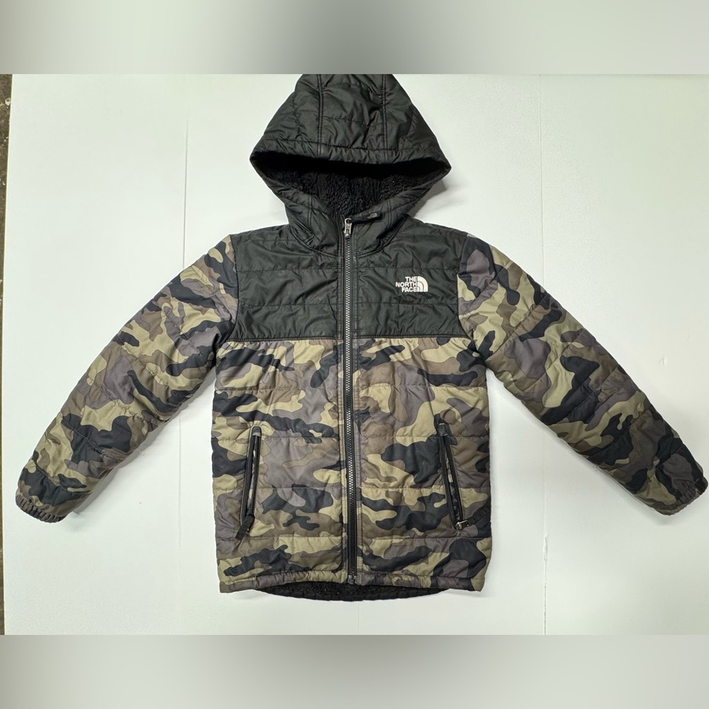 The North Face Boys Size SML 7/8  Reversible Camo Mount Chimborazo Fleece Jacket